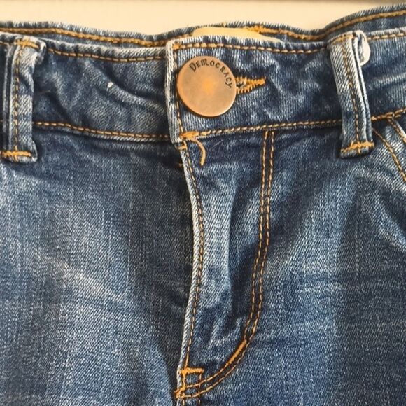 Democracy Embroidered Denim Shorts Women's Size 4 Frayed Cut-off Rainbow Embroid - Picture 4 of 10